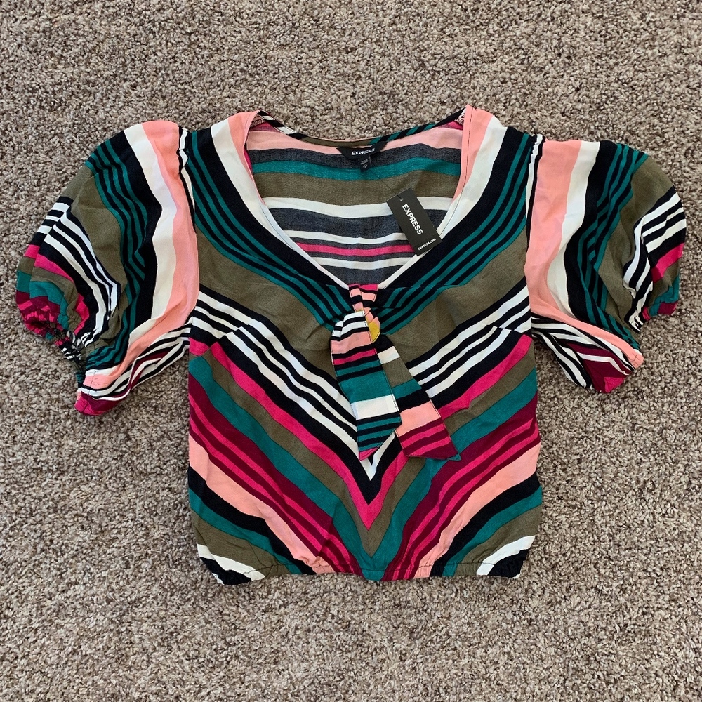 NWT tie front top
